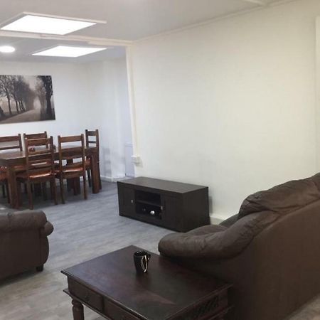 Sama'S Stylish Apartment Room 1 مانشستر المظهر الخارجي الصورة