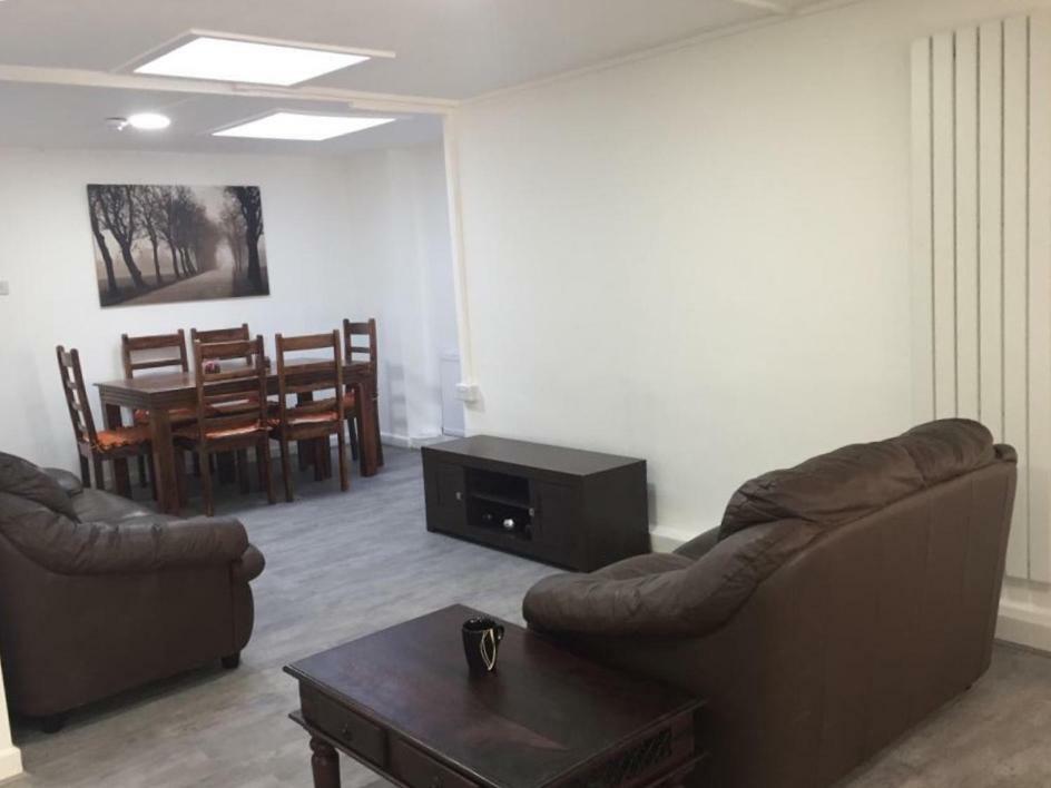 Sama'S Stylish Apartment Room 1 مانشستر المظهر الخارجي الصورة