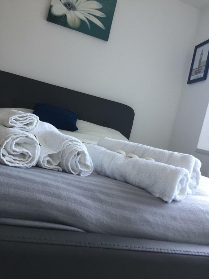 Sama'S Stylish Apartment Room 1 مانشستر المظهر الخارجي الصورة